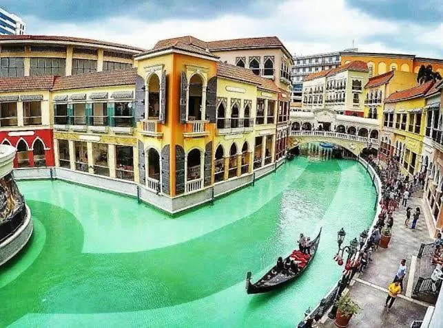 Morgan Bgc Shortwalk8 Venice Mall With View * Manila